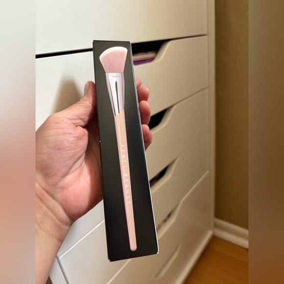 Fenty Beauty Blush Brush, Brand New Never Used. - Picture 5 of 7
